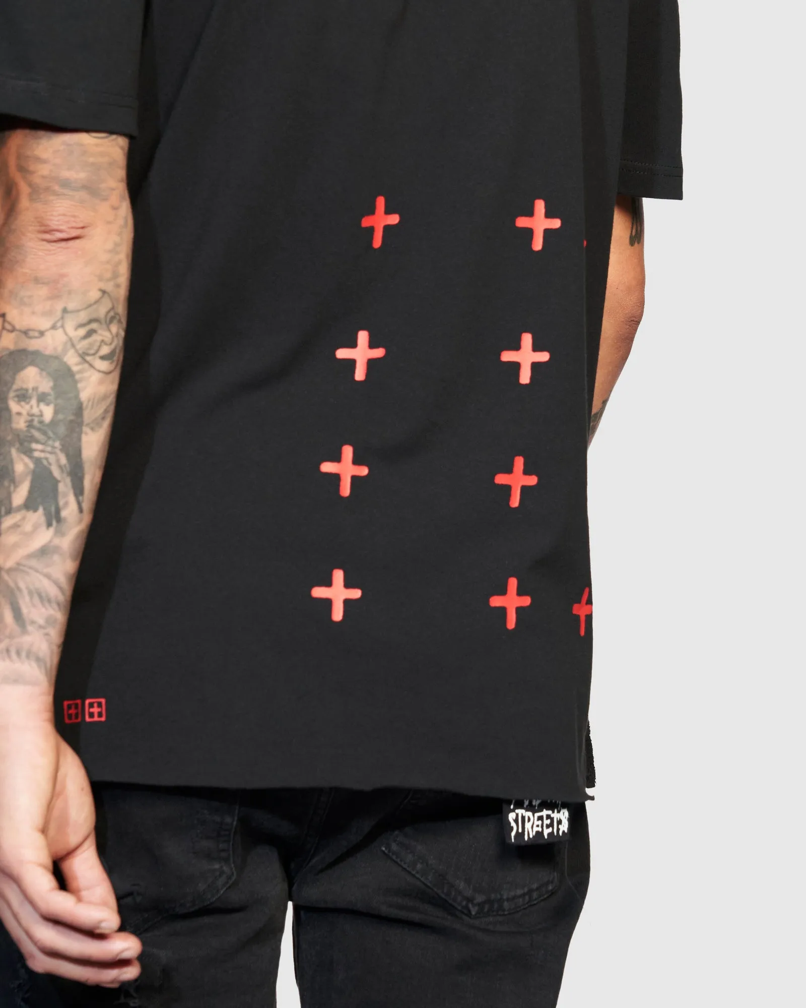 4X4 BIGGIE SS TEE BLACK/RED