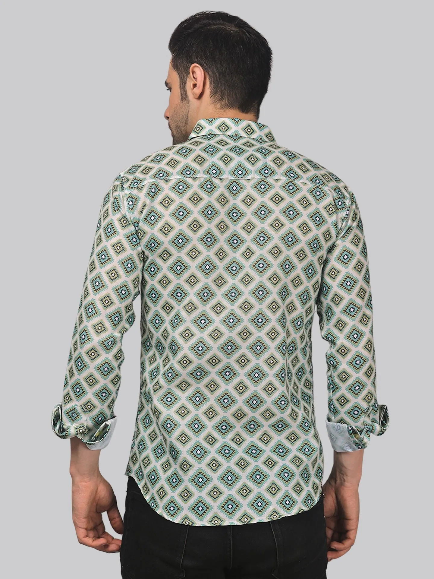 Delicate Men's Printed Full Sleeve  Cotton Button-Up Shirt For Men