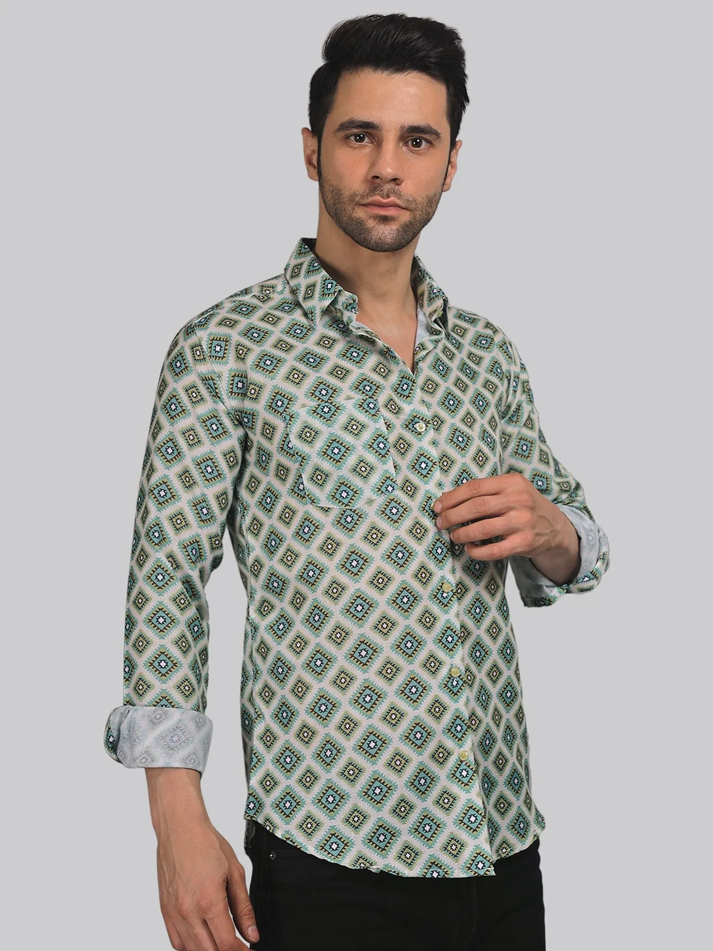 Delicate Men's Printed Full Sleeve  Cotton Button-Up Shirt For Men