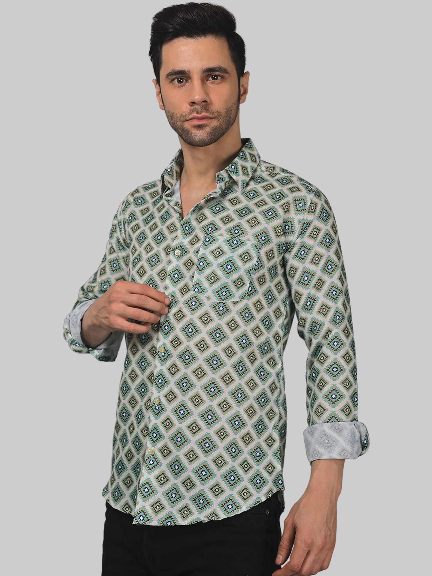 Delicate Men's Printed Full Sleeve  Cotton Button-Up Shirt For Men