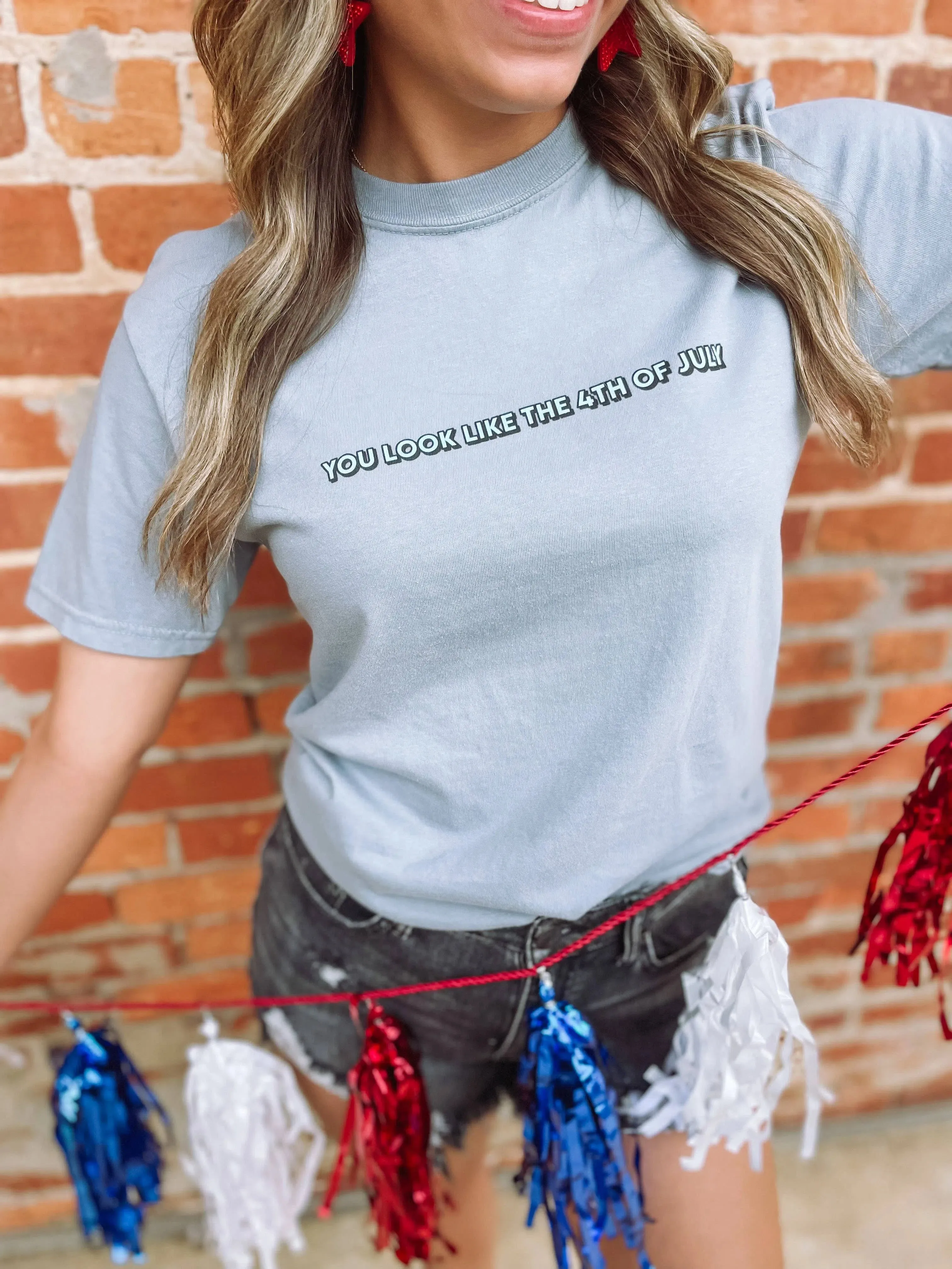 Makes Me Want A Hot Dog 4th of July Graphic Tee