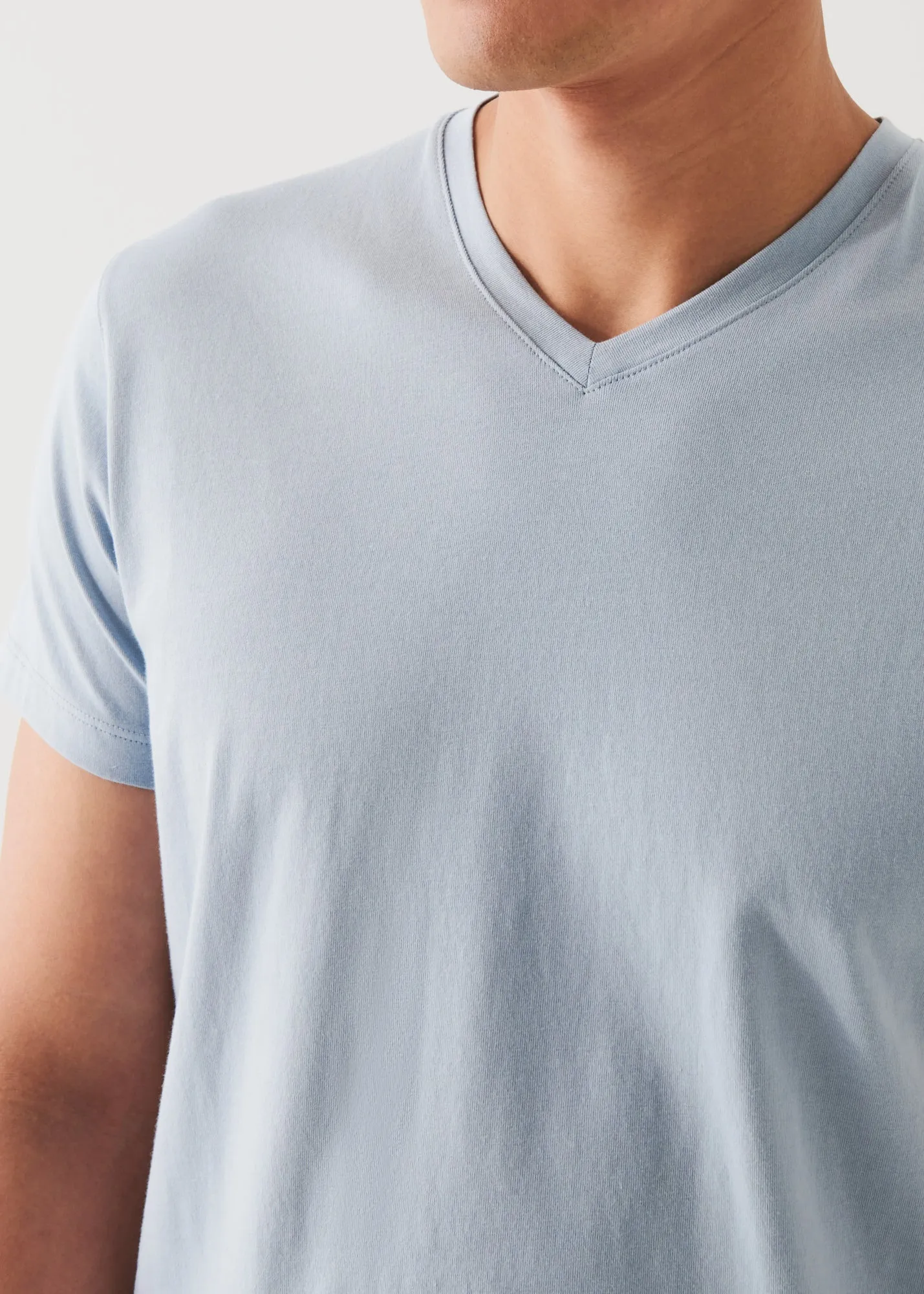 PIMA COTTON STRETCH V-NECK T-SHIRT