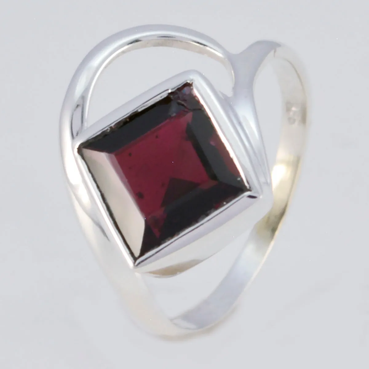 Riyo Designer Gemstone Garnet Sterling Silver Ring Cartier Jewelry